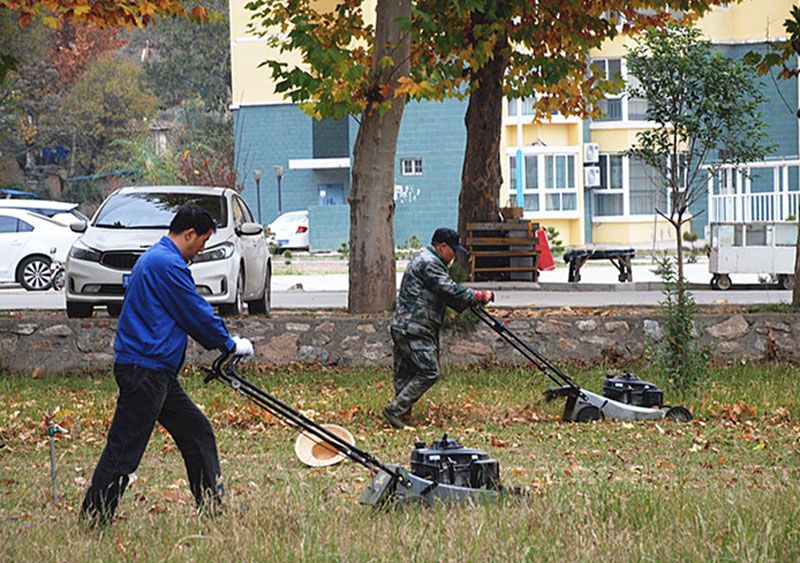 旗幟引領——星火機床公司黨員開展學雷鋒義務勞動 旗幟引領——星火機床公司黨員開展學雷鋒義務勞動