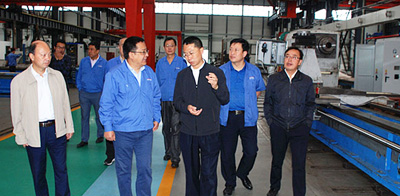 天水市委常委副市長王洪義來星火機床公司調研 天水市委常委副市長王洪義來星火機床公司調研