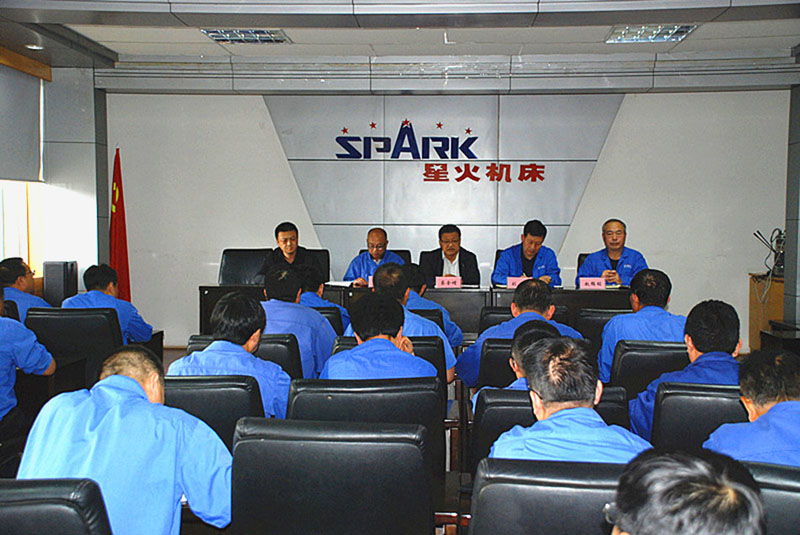 天水市工信局李奇掛職星火機床公司總經理助理 天水市工信局李奇掛職星火機床公司總經理助理