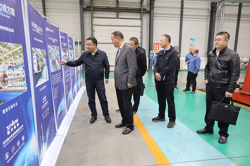 天水市政府領(lǐng)導(dǎo)來星火機床公司調(diào)研 天水市政府領(lǐng)導(dǎo)來星火機床公司調(diào)研