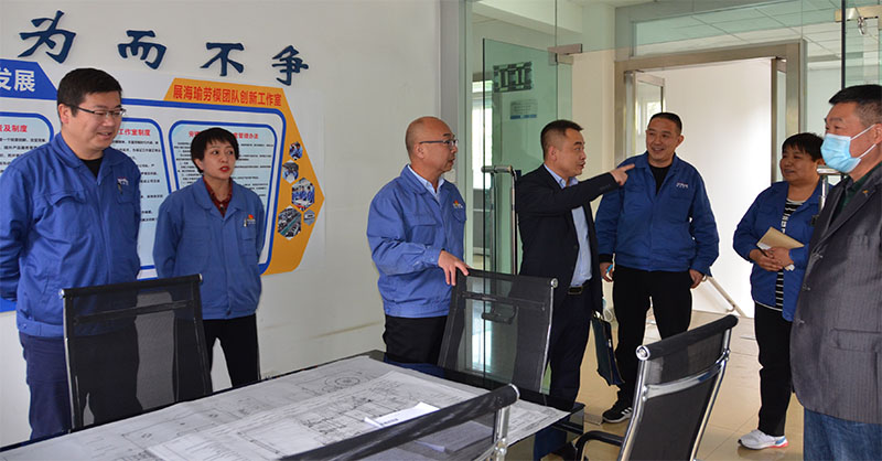 市總工會領導來星火機床公司調研勞模工作室建設情況 市總工會領導來星火機床公司調研勞模工作室建設情況