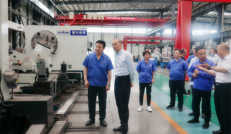 省科技廳廳長張世榮來星火機床調研科技創新工作