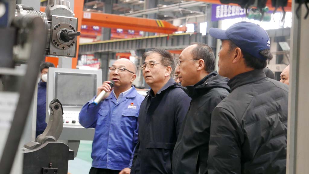 住甘全國政協(xié)考察組到星火機(jī)床公司參觀考察 住甘全國政協(xié)考察組到星火機(jī)床公司參觀考察