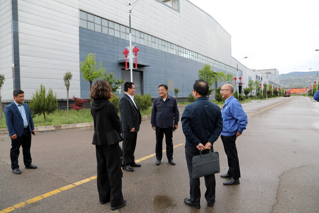 浙商銀行蘭州分行楊治國考察星火機床公司 浙商銀行蘭州分行楊治國考察星火機床公司