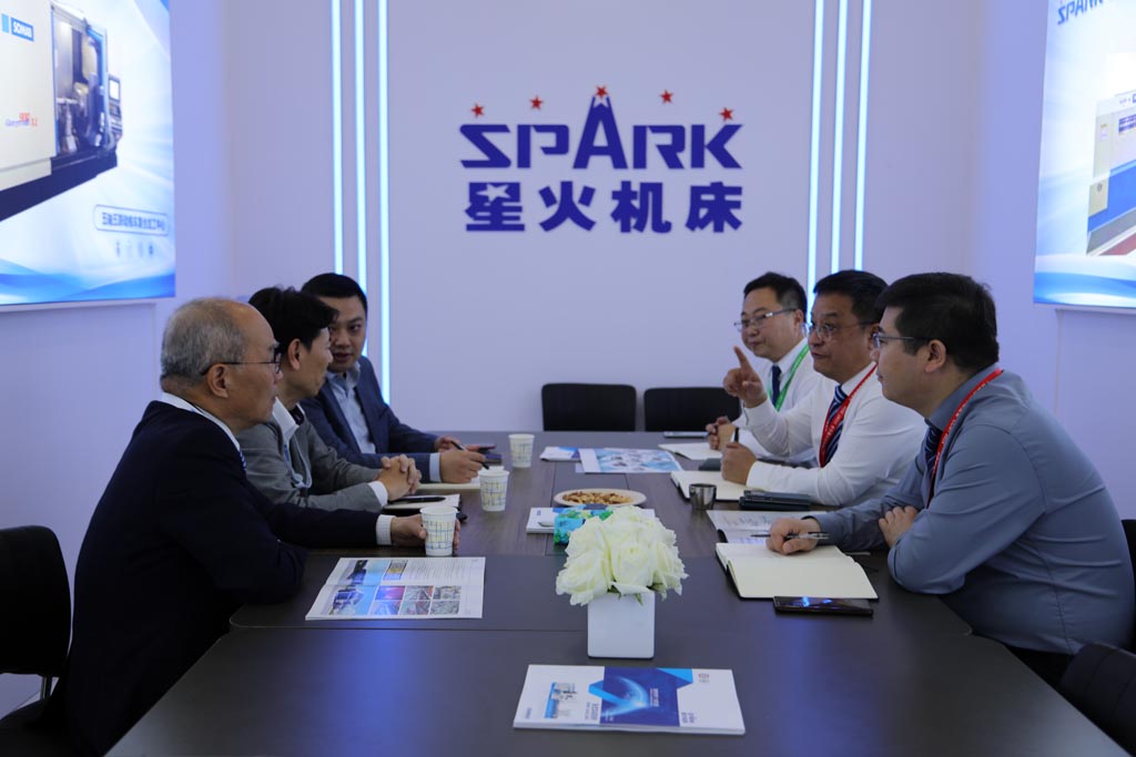 星火機床蔣保權會見日本株式會社（SKTD）客商