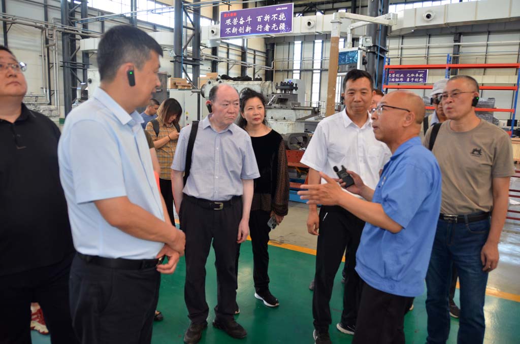 全國(guó)部分省市有色金屬行業(yè)協(xié)會(huì)領(lǐng)導(dǎo)考察星火公司