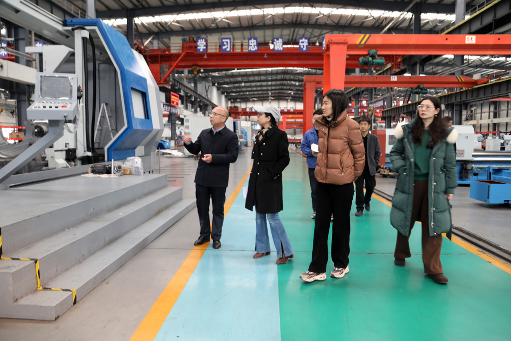 省委黨校教授馬桂芬一行來星火數(shù)控公司調研