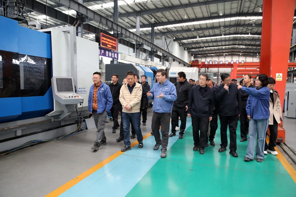 省工信廳、省內各市州工信局、金融機構領導來星火數控調研