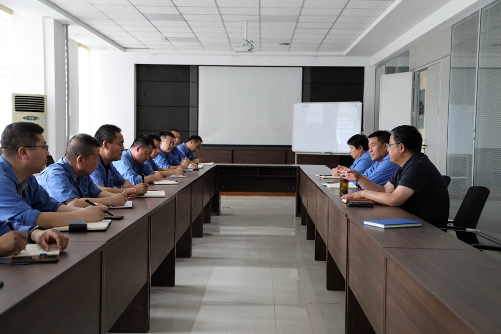 星火數控公司召開新產品定型討論會議 星火數控公司召開新產品定型討論會議