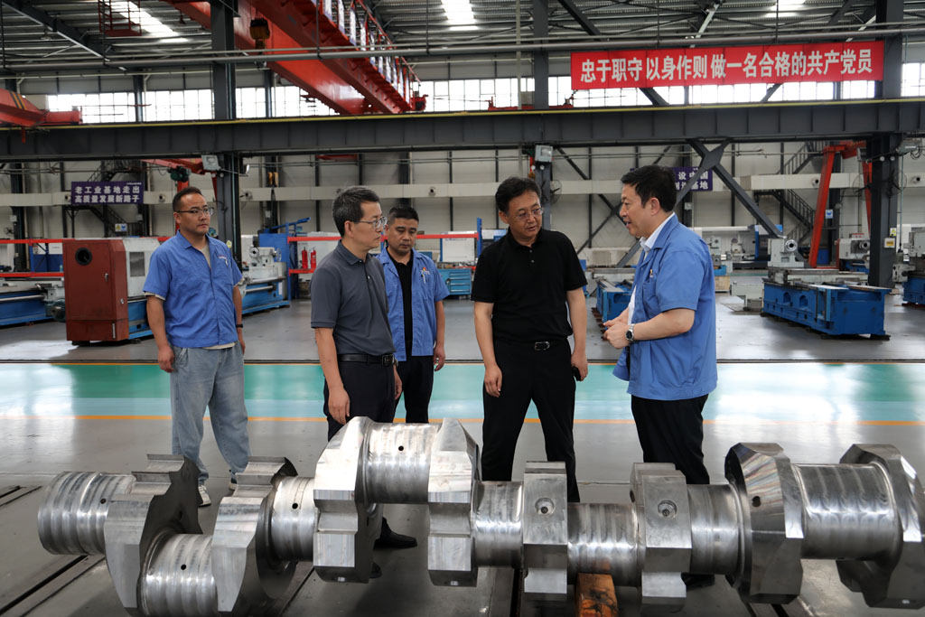 省工信廳副廳長(zhǎng)王超蒞臨星火數(shù)控調(diào)研指導(dǎo)