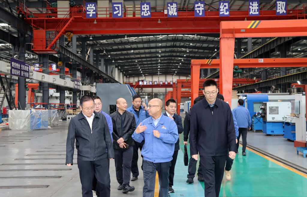 省工信廳調研組一行來星火數控調研 省工信廳調研組一行來星火數控調研