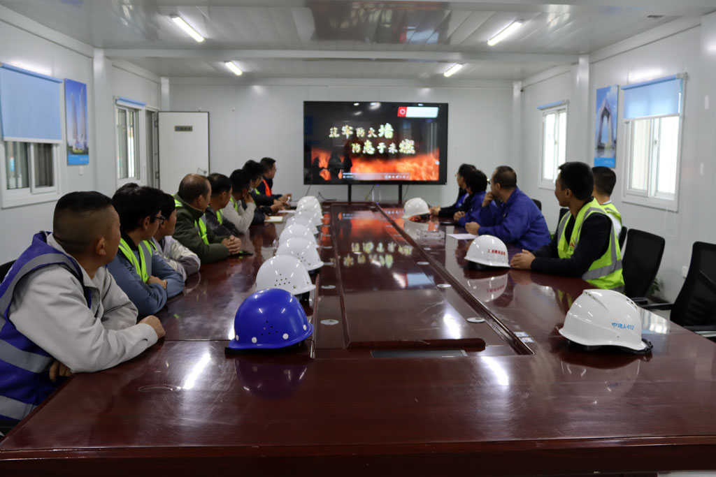 筑牢安全防線 防患于未“燃” 星火樹脂砂技改項目籌備期扎實開展消防培訓演練 筑牢安全防線 防患于未“燃” 星火樹脂砂技改項目籌備期扎實開展消防培訓演練