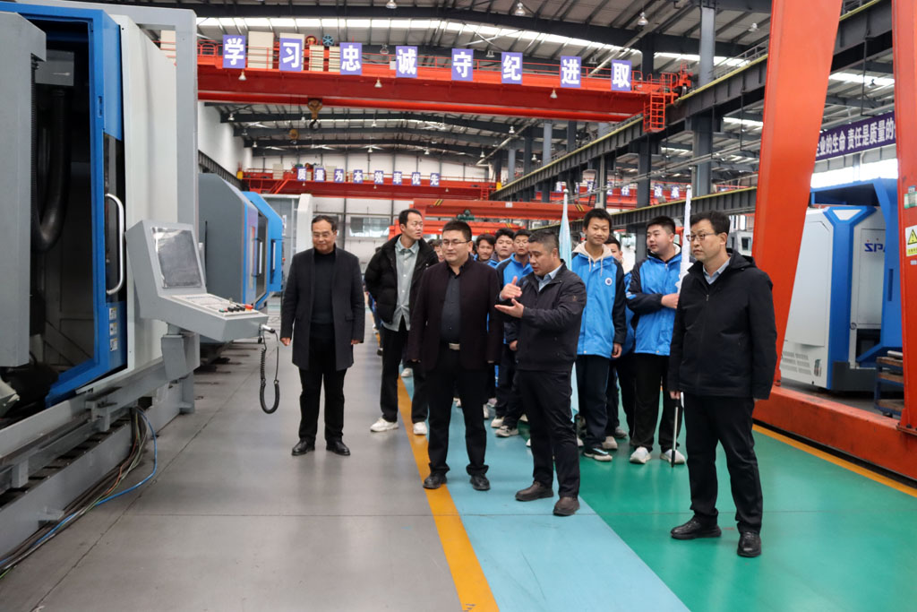 麥積職專學生走進星火數控開展參觀學習活動 麥積職專學生走進星火數控開展參觀學習活動