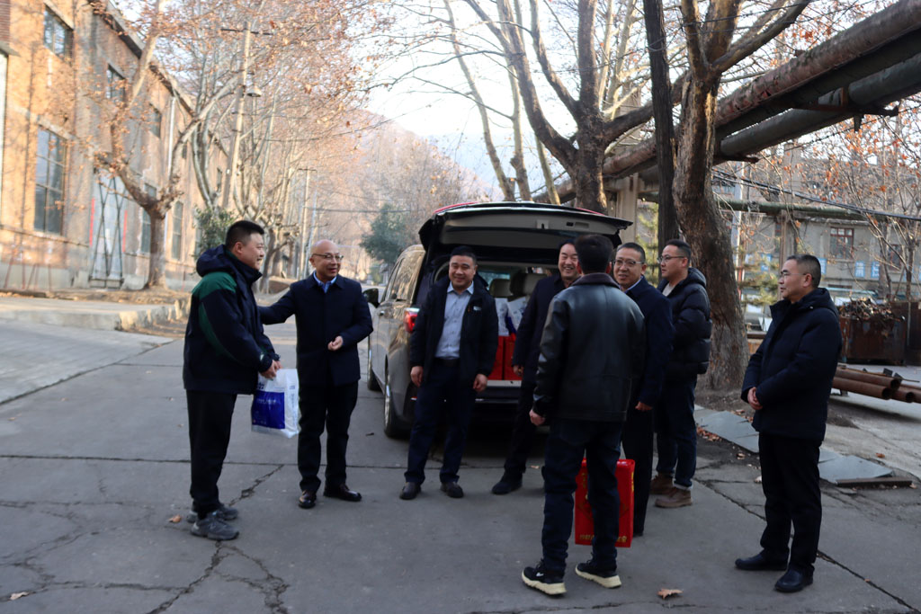 新春送暖，致敬堅(jiān)守——星火數(shù)控公司領(lǐng)導(dǎo)慰問(wèn)一線在崗職工